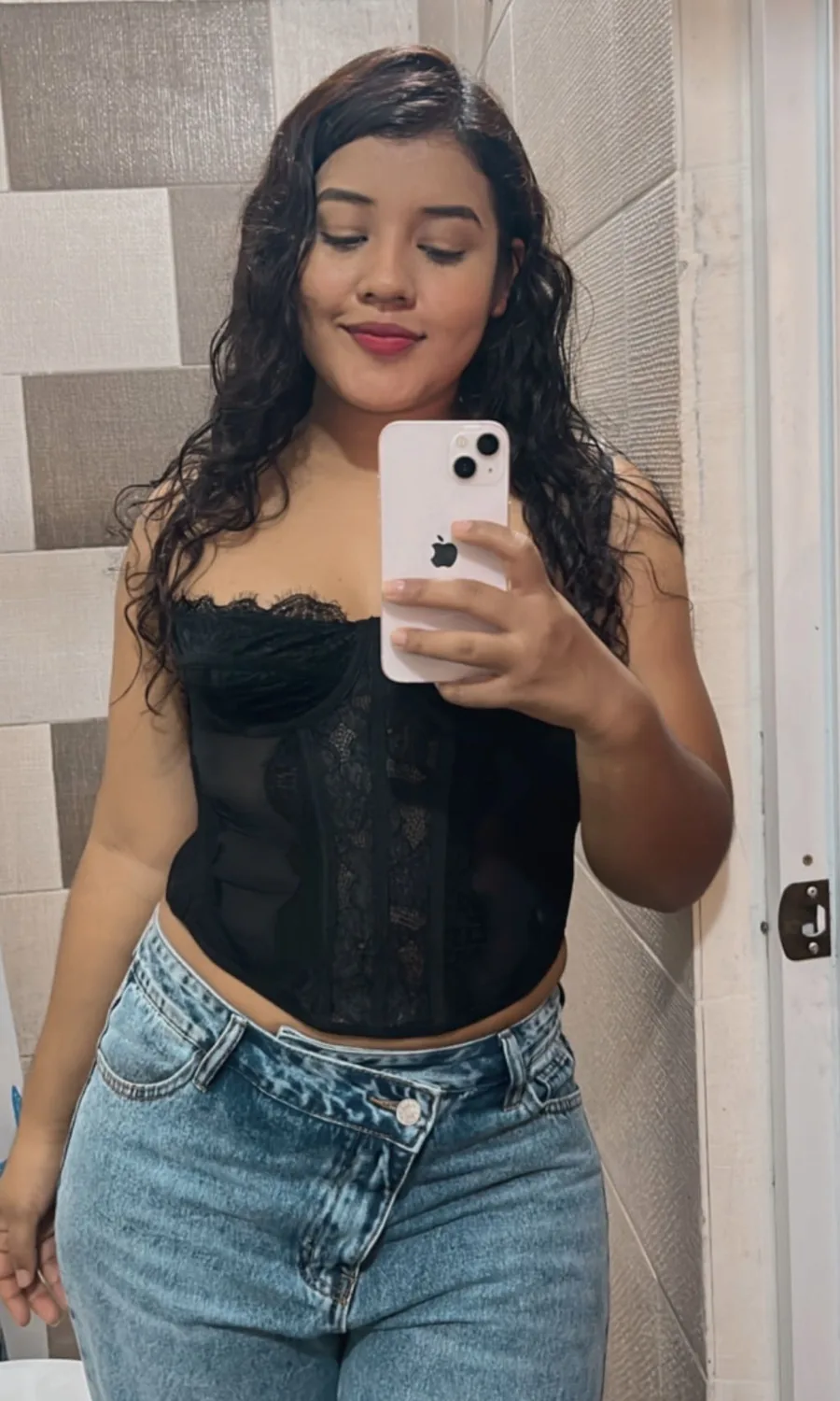 Tays from Italy, online for a random video call