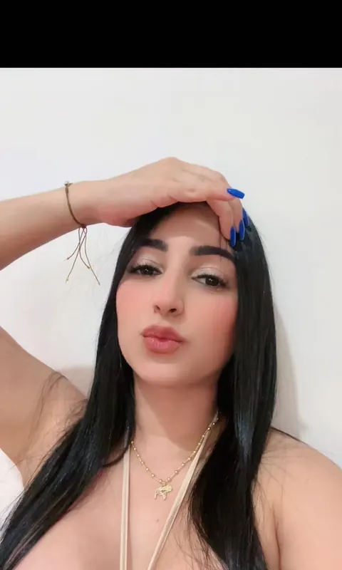 Coral from Argentina, online for a random video call